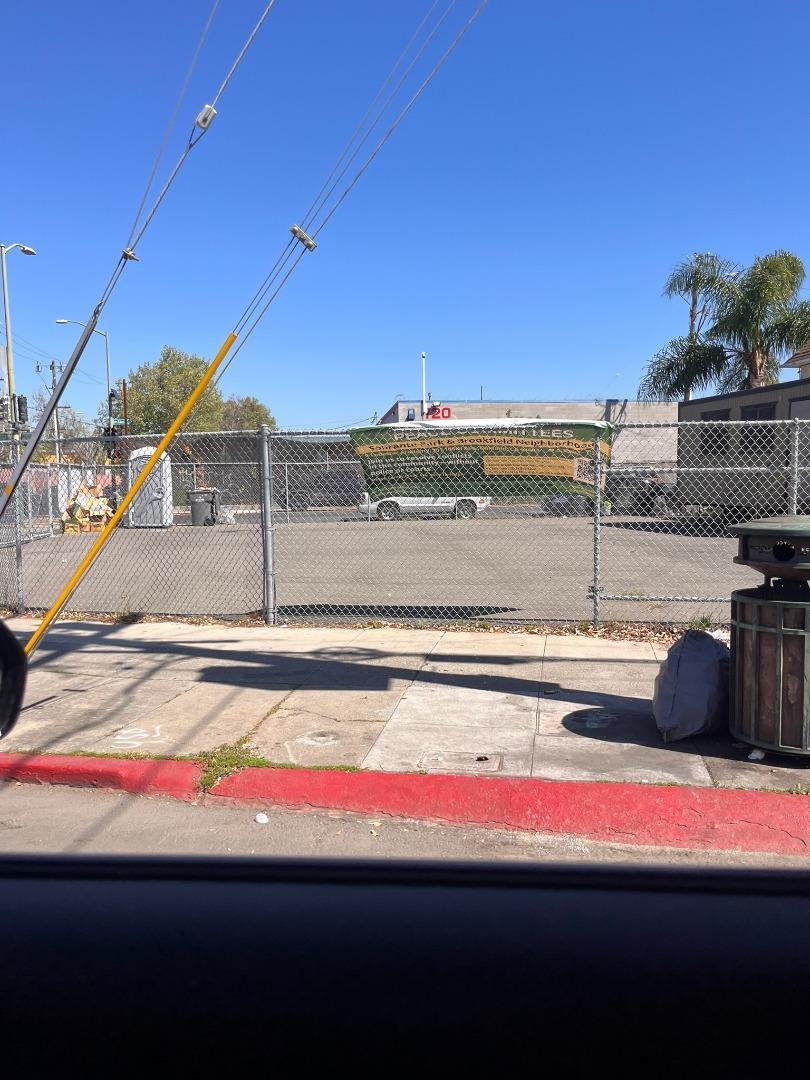 Detail Gallery Image 3 of 8 For 580 105th Ave, Oakland,  CA 94603 - – Beds | – Baths