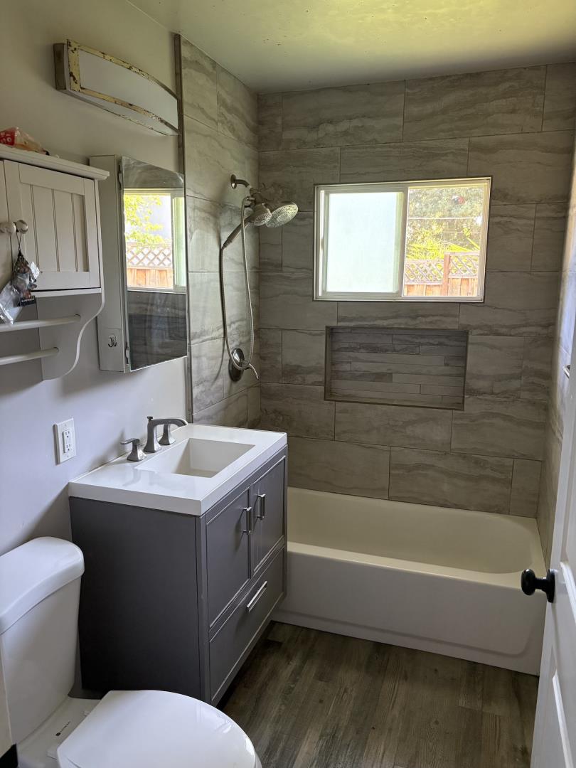 Detail Gallery Image 11 of 17 For 17951 Los Felice Dr, Saratoga,  CA 95070 - 3 Beds | 1/1 Baths