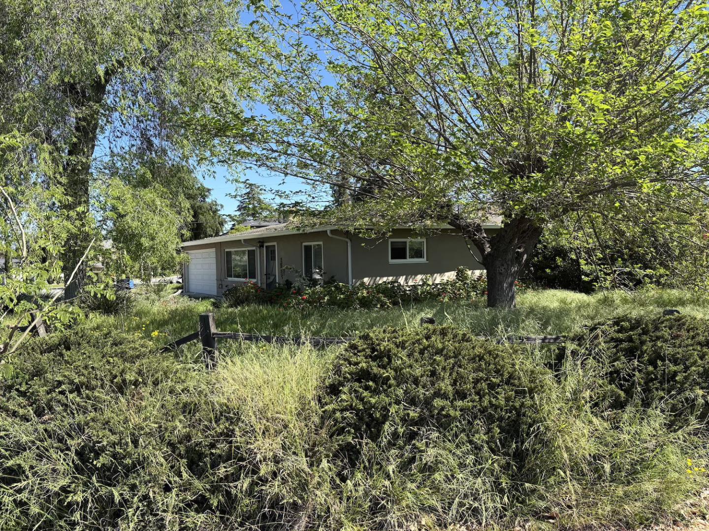 Detail Gallery Image 2 of 17 For 17951 Los Felice Dr, Saratoga,  CA 95070 - 3 Beds | 1/1 Baths