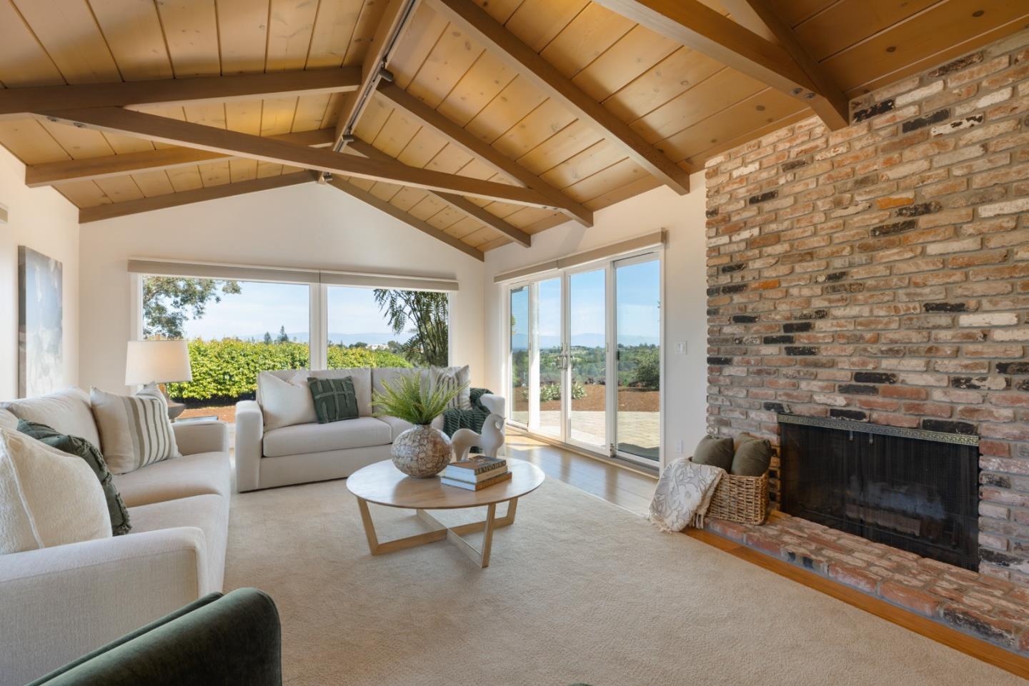 Detail Gallery Image 11 of 42 For 27133 Adonna Ct, Los Altos Hills,  CA 94022 - 3 Beds | 2/1 Baths