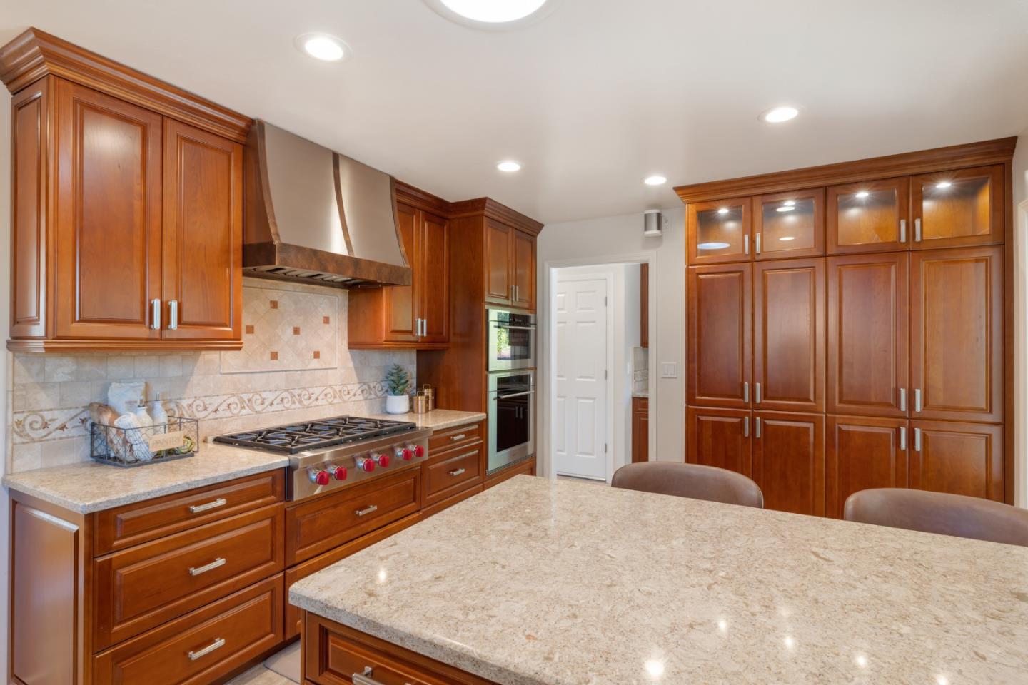 Detail Gallery Image 20 of 42 For 27133 Adonna Ct, Los Altos Hills,  CA 94022 - 3 Beds | 2/1 Baths