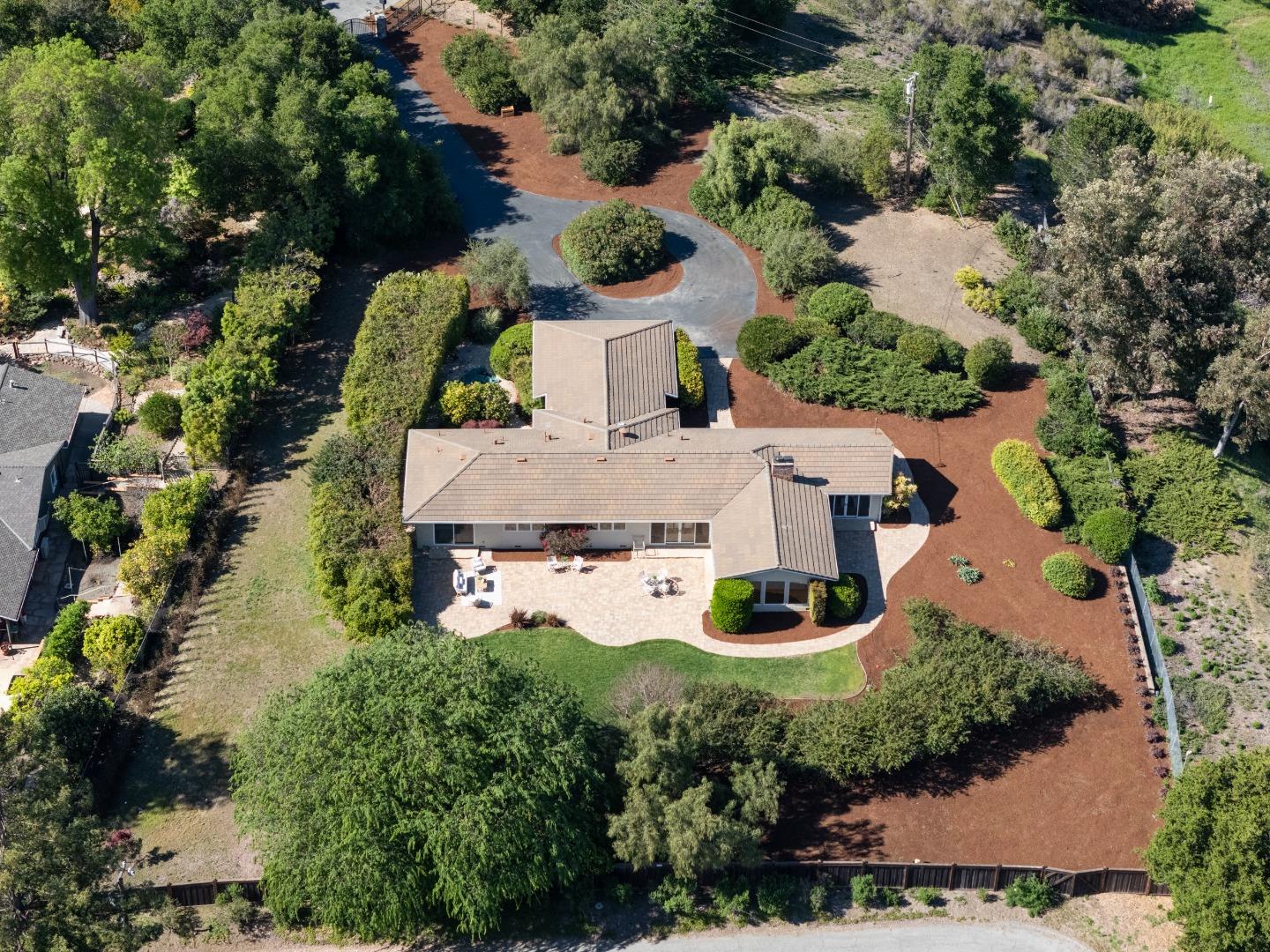 Detail Gallery Image 38 of 42 For 27133 Adonna Ct, Los Altos Hills,  CA 94022 - 3 Beds | 2/1 Baths