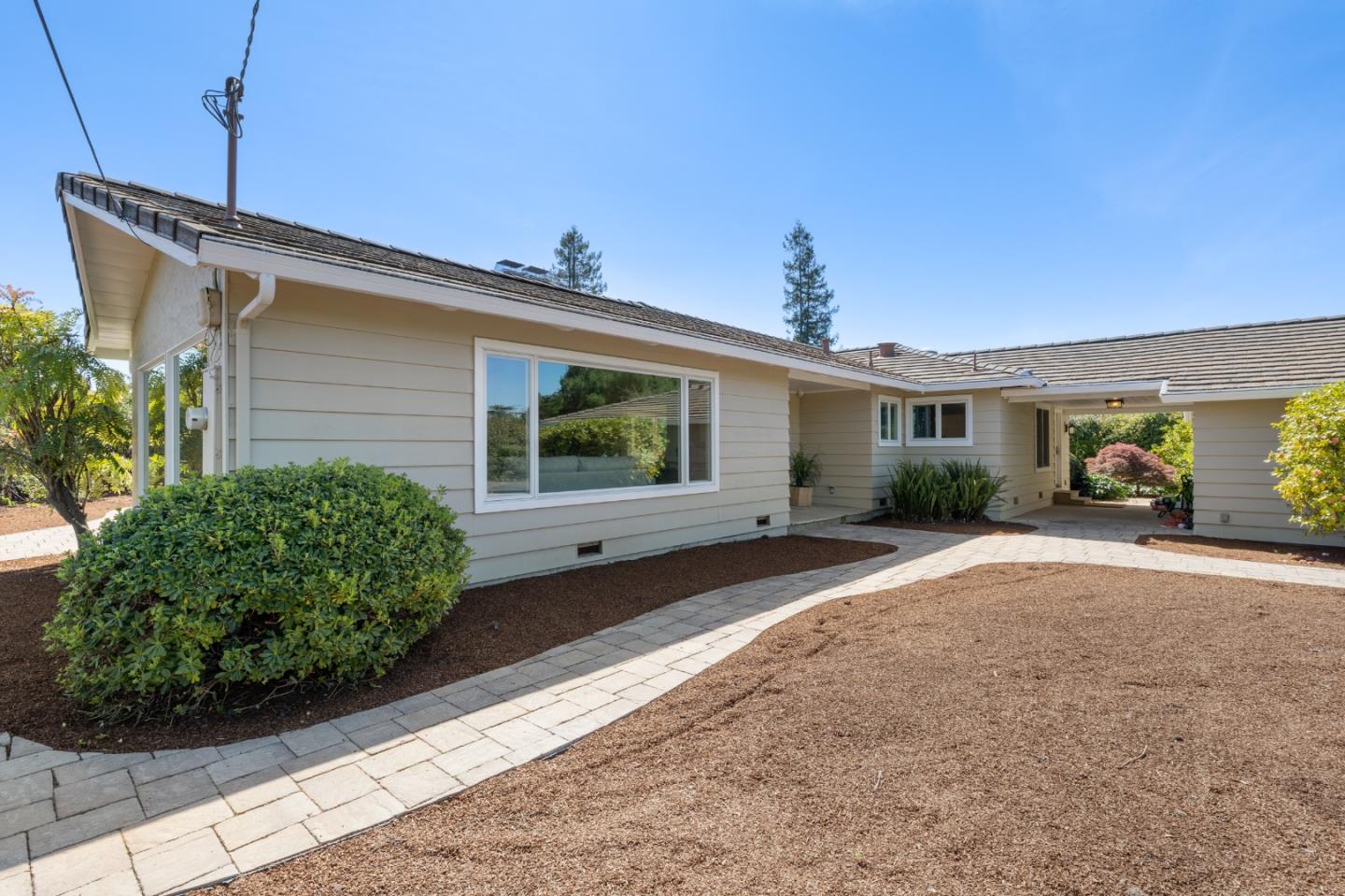 Detail Gallery Image 6 of 42 For 27133 Adonna Ct, Los Altos Hills,  CA 94022 - 3 Beds | 2/1 Baths
