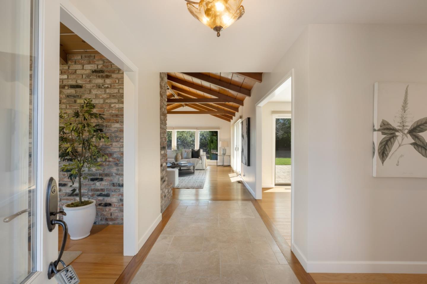 Detail Gallery Image 9 of 42 For 27133 Adonna Ct, Los Altos Hills,  CA 94022 - 3 Beds | 2/1 Baths