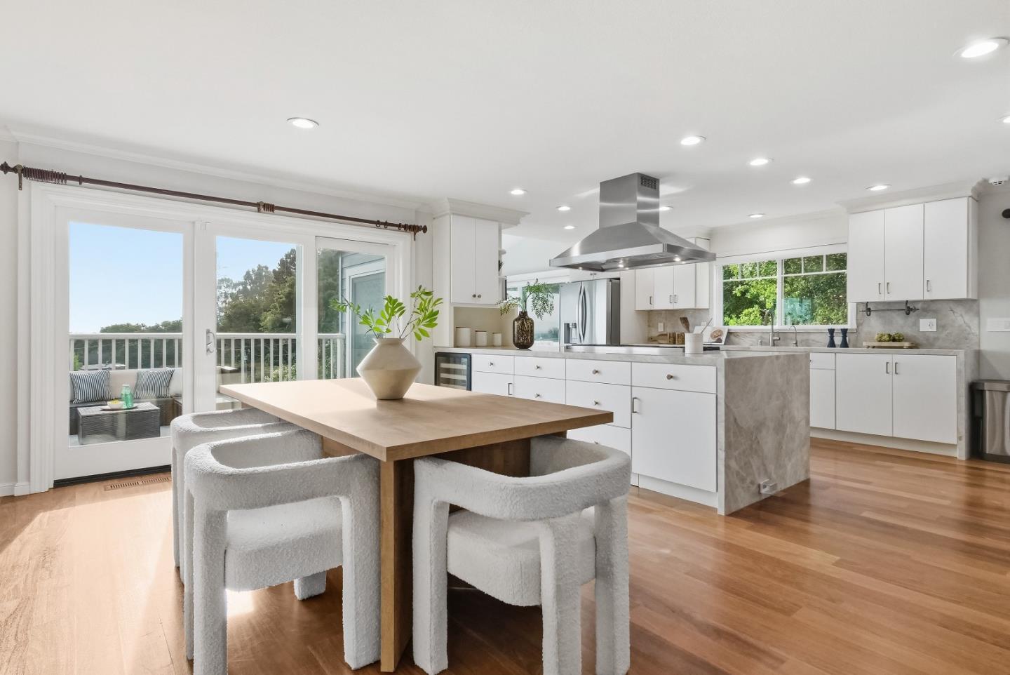 Detail Gallery Image 10 of 83 For 910 Tioga Dr, Millbrae,  CA 94030 - 5 Beds | 3 Baths