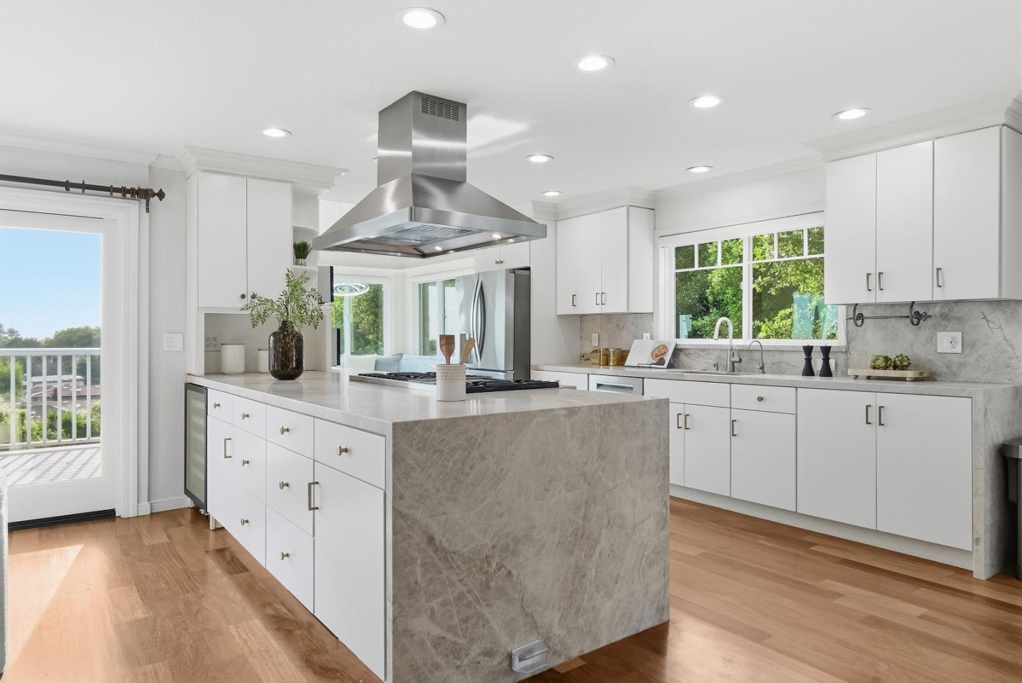 Detail Gallery Image 12 of 83 For 910 Tioga Dr, Millbrae,  CA 94030 - 5 Beds | 3 Baths