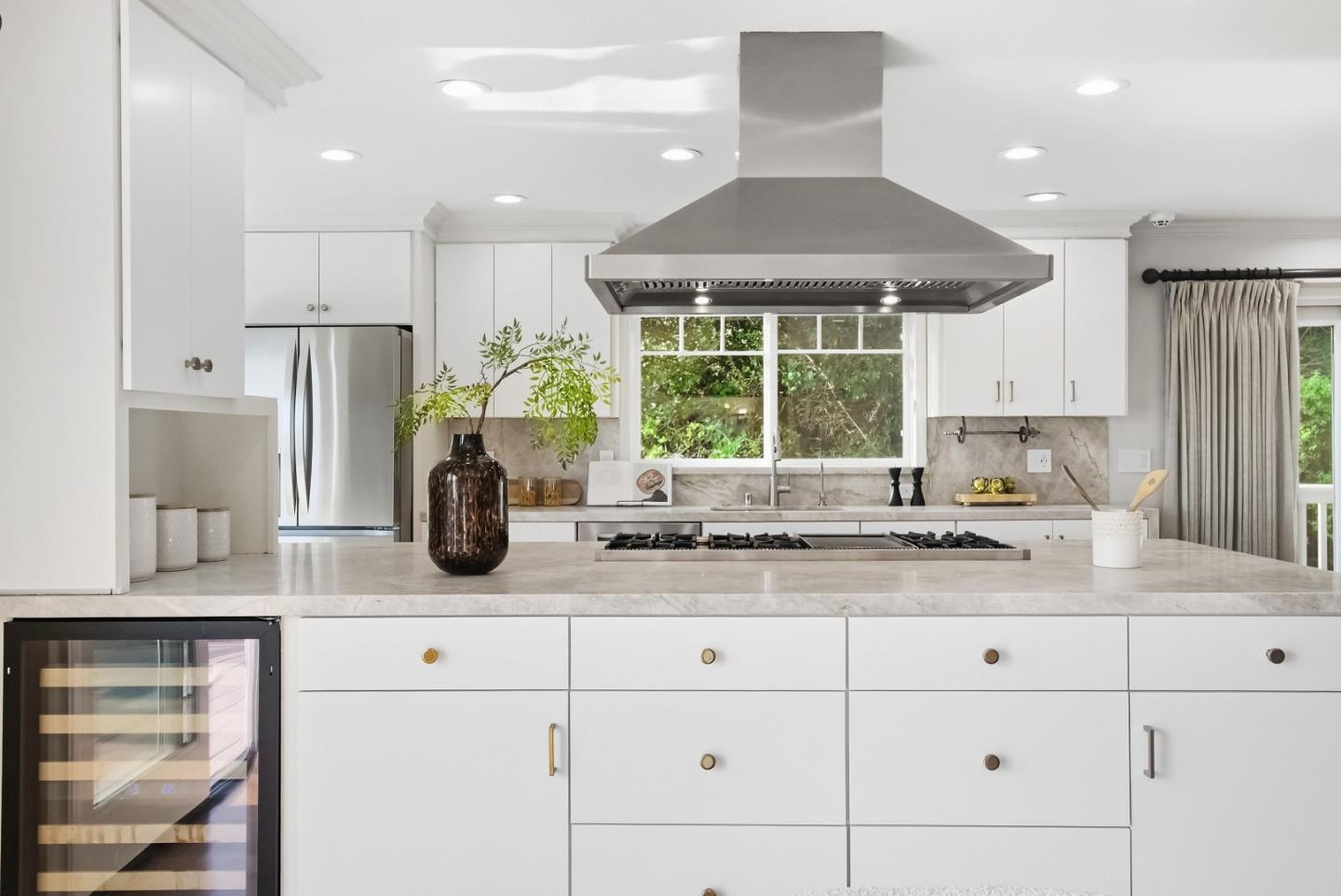 Detail Gallery Image 29 of 83 For 910 Tioga Dr, Millbrae,  CA 94030 - 5 Beds | 3 Baths