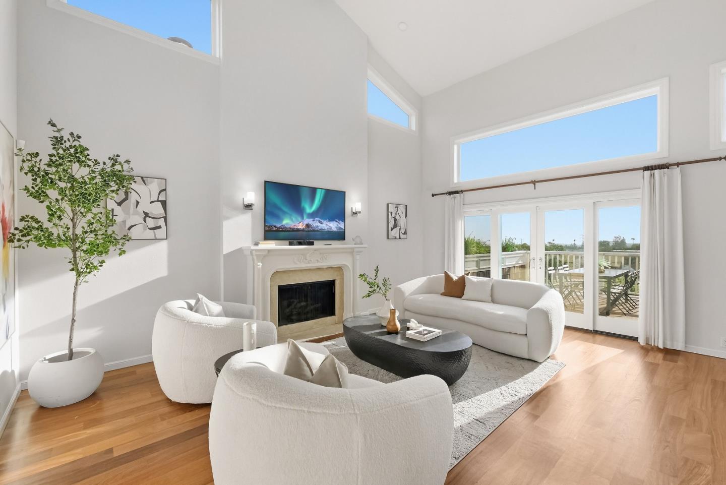 Detail Gallery Image 5 of 83 For 910 Tioga Dr, Millbrae,  CA 94030 - 5 Beds | 3 Baths