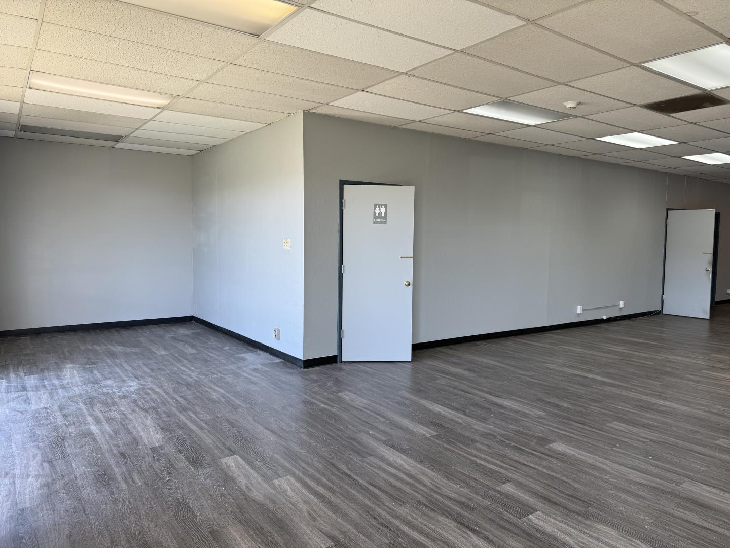 Detail Gallery Image 2 of 16 For 1550 Rollins Rd a,  Burlingame,  CA 94010 - – Beds | – Baths