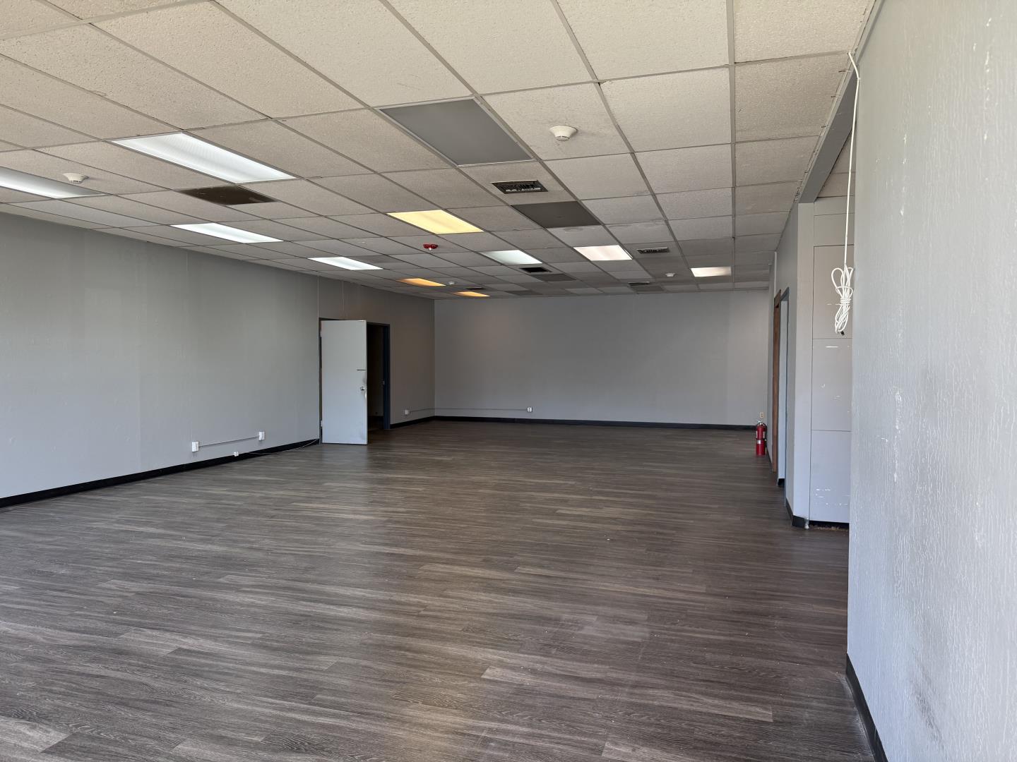 Detail Gallery Image 5 of 16 For 1550 Rollins Rd a,  Burlingame,  CA 94010 - – Beds | – Baths