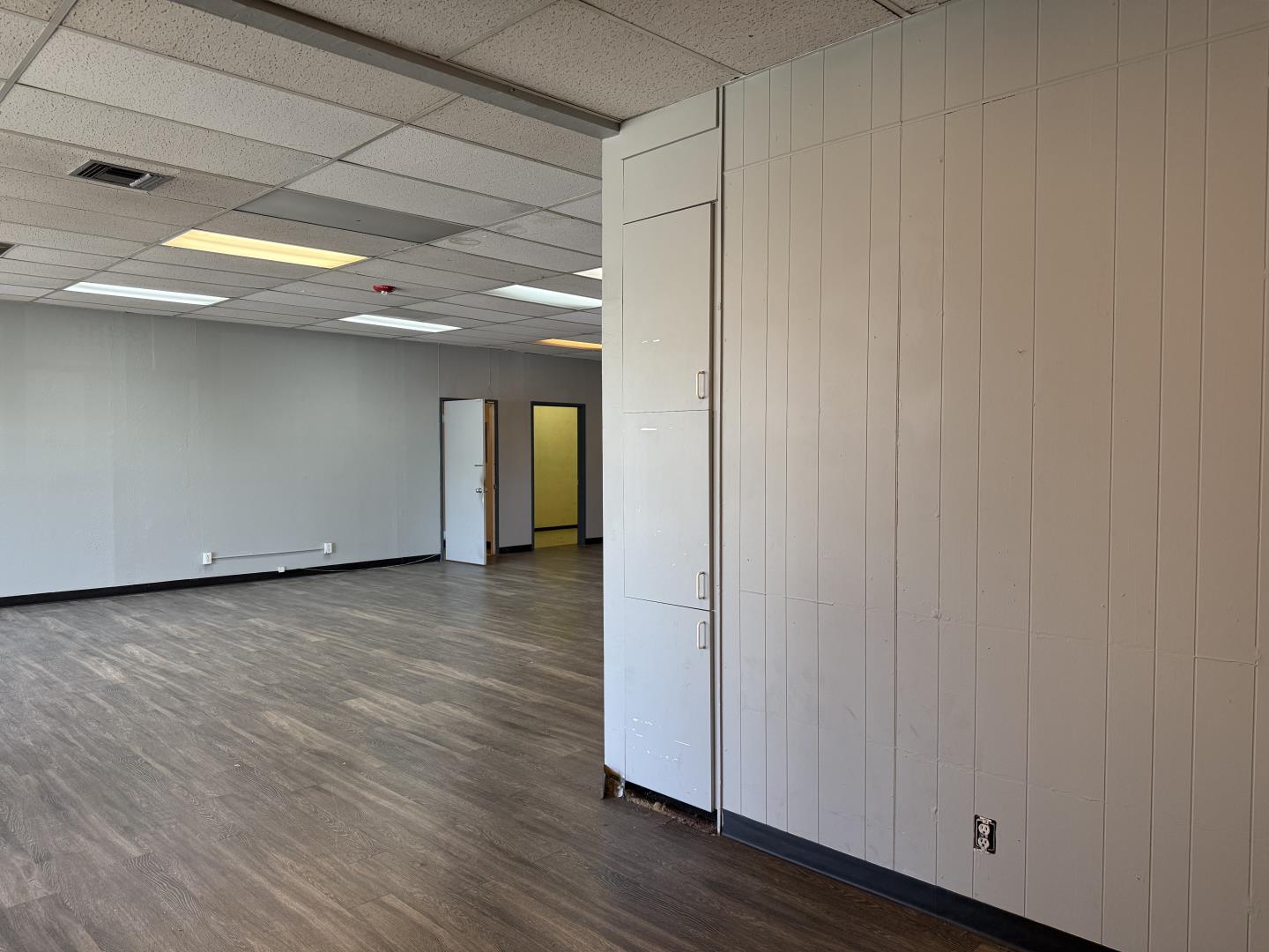 Detail Gallery Image 7 of 16 For 1550 Rollins Rd a,  Burlingame,  CA 94010 - – Beds | – Baths