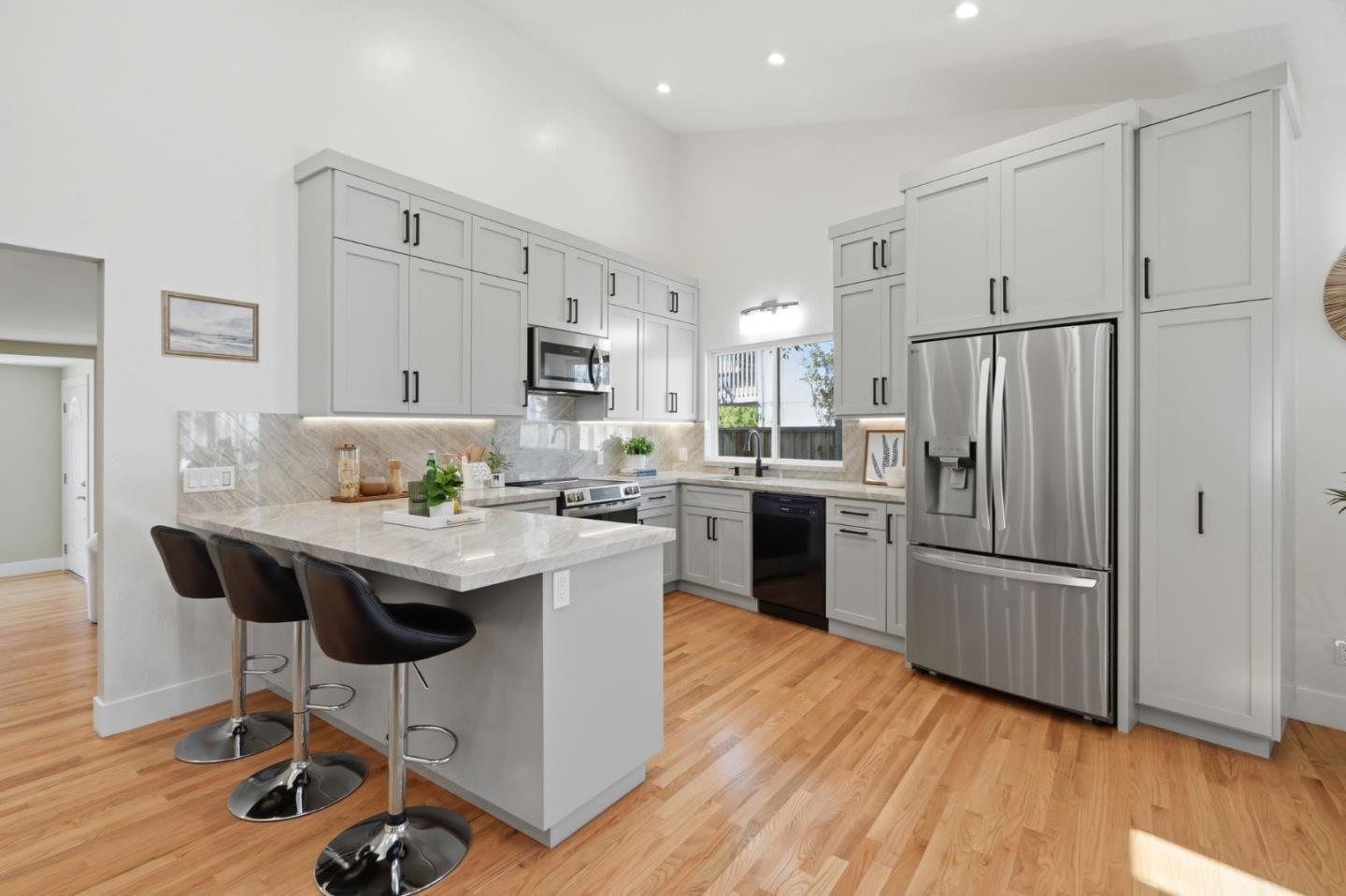 Detail Gallery Image 13 of 51 For 2110 Dolphin Dr, Aptos,  CA 95003 - 3 Beds | 2 Baths