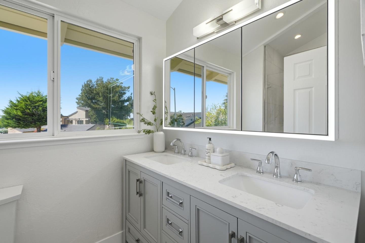 Detail Gallery Image 24 of 51 For 2110 Dolphin Dr, Aptos,  CA 95003 - 3 Beds | 2 Baths