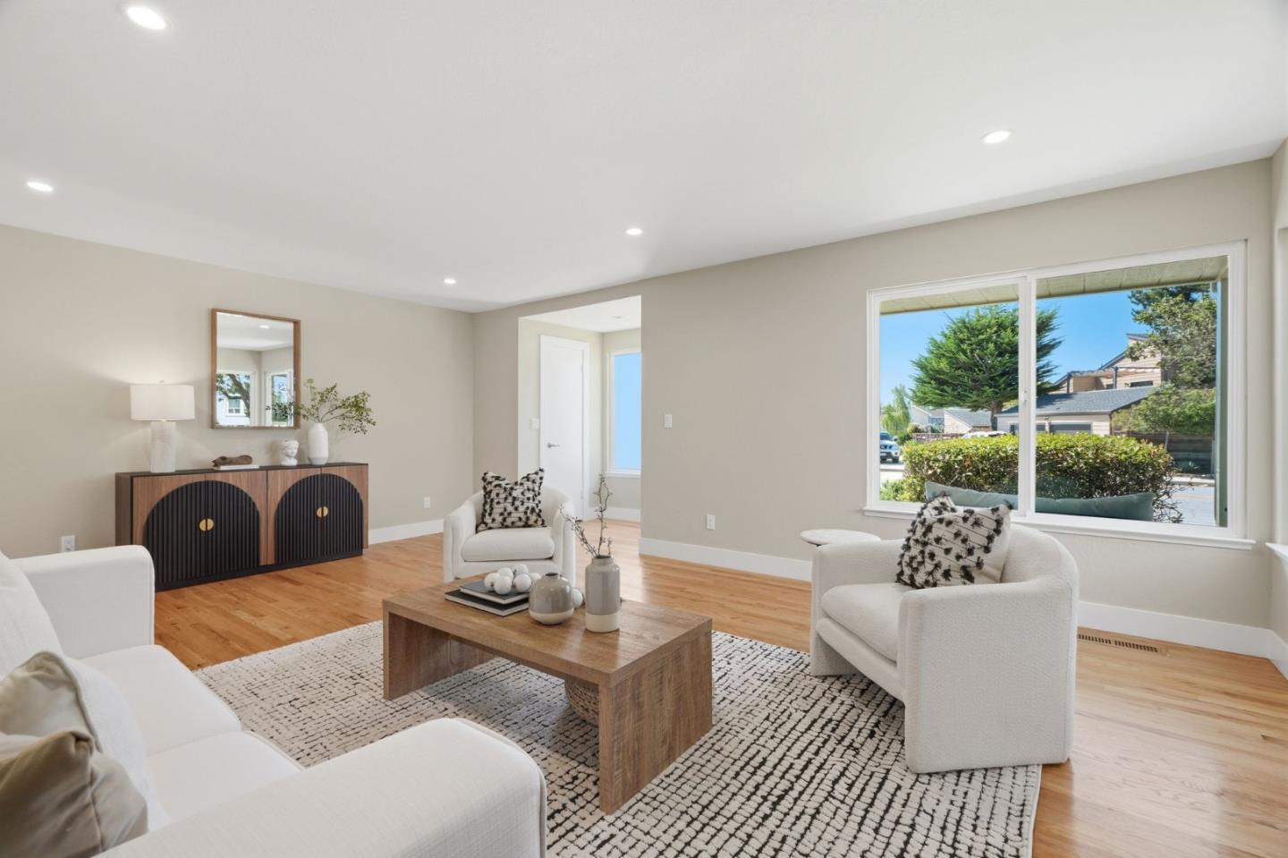 Detail Gallery Image 8 of 51 For 2110 Dolphin Dr, Aptos,  CA 95003 - 3 Beds | 2 Baths