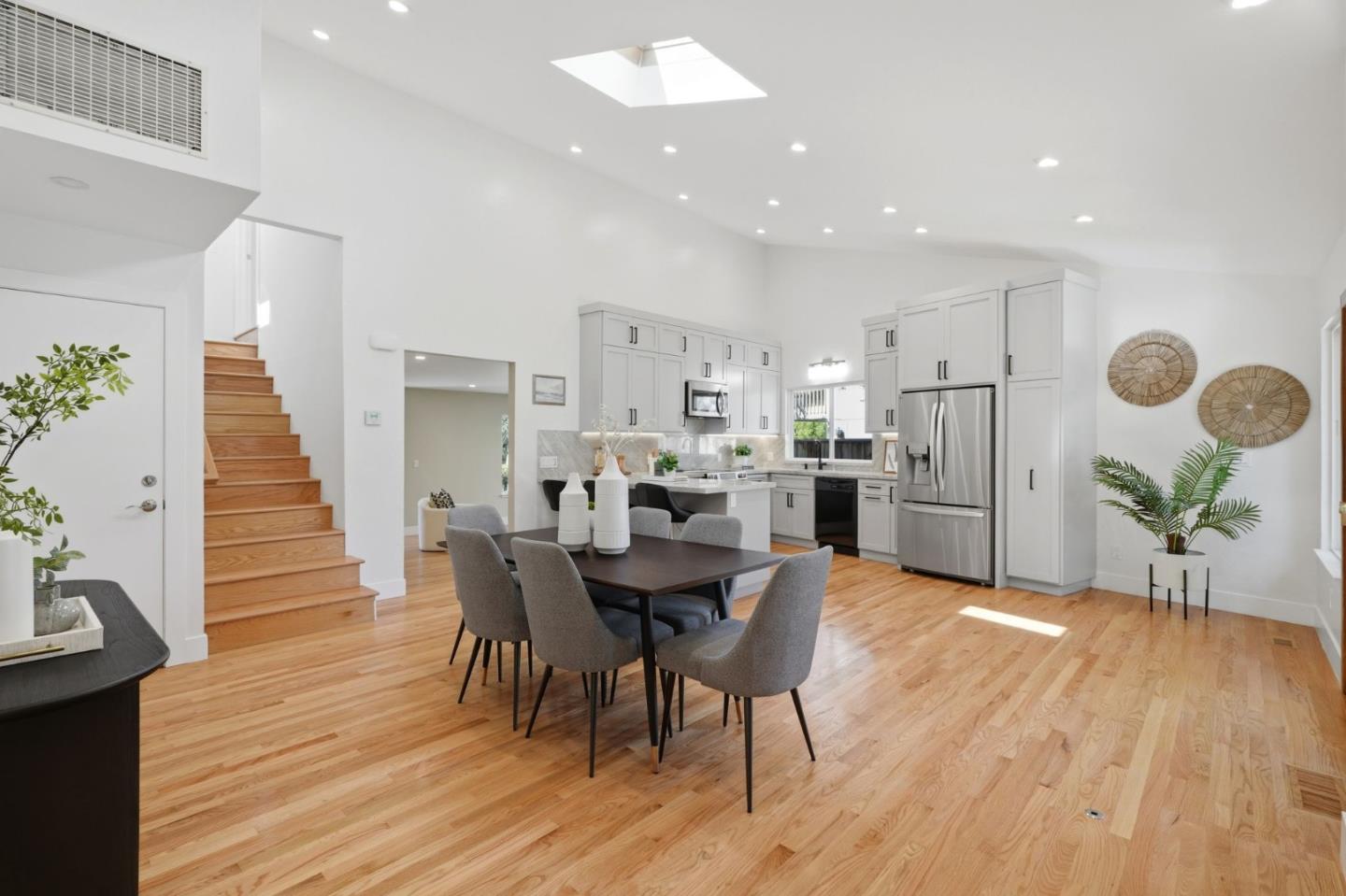 Detail Gallery Image 9 of 51 For 2110 Dolphin Dr, Aptos,  CA 95003 - 3 Beds | 2 Baths