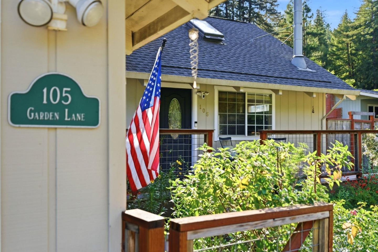 Detail Gallery Image 3 of 25 For 105 Garden Ln, Boulder Creek,  CA 95006 - 4 Beds | 2 Baths