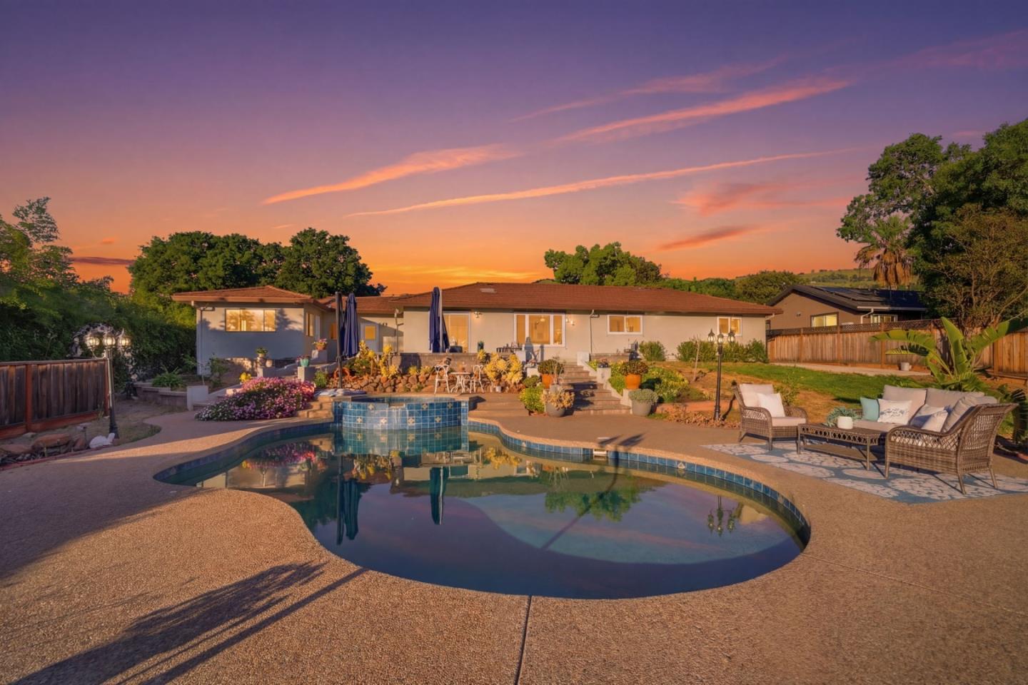 Front Image Thumbnail for ML82040062