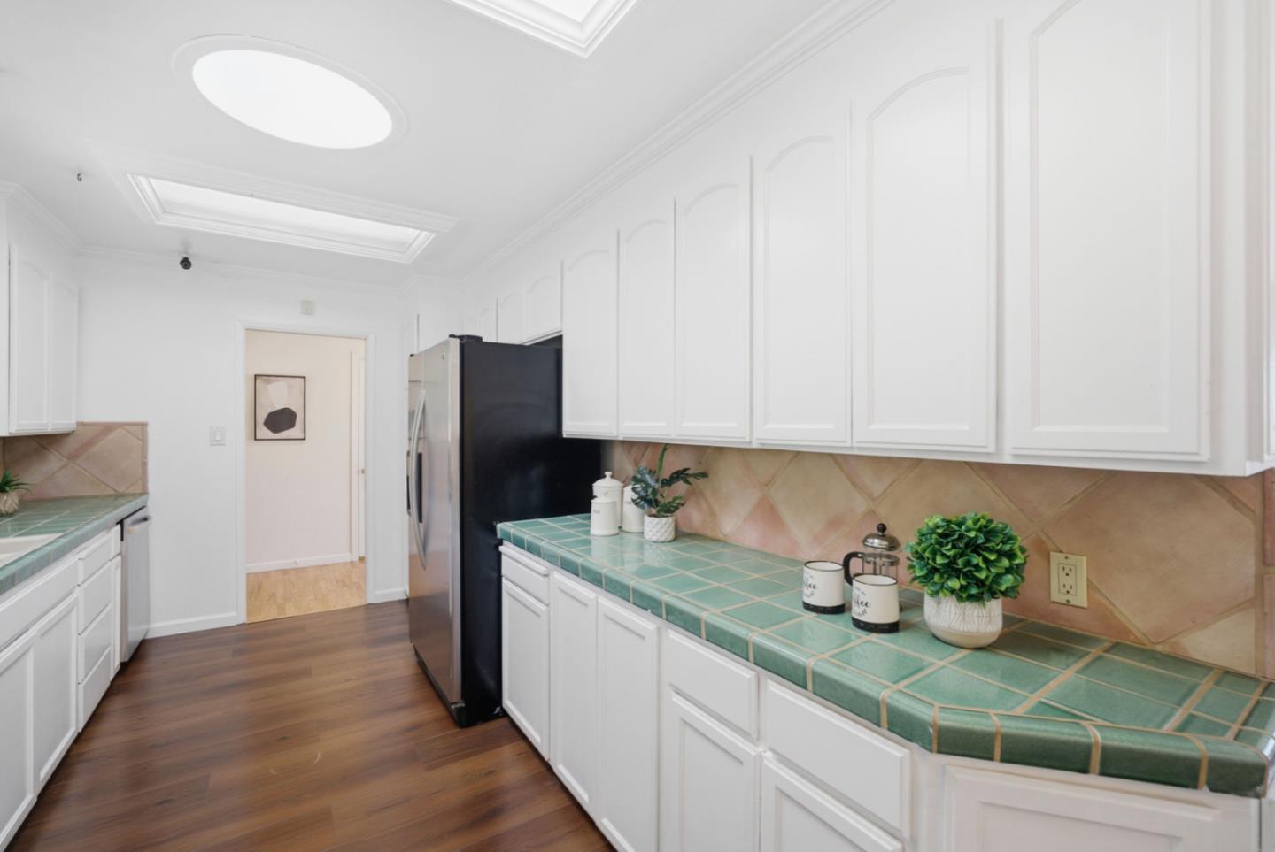 Detail Gallery Image 10 of 52 For 2409 Klein Rd, San Jose,  CA 95148 - 3 Beds | 2/1 Baths