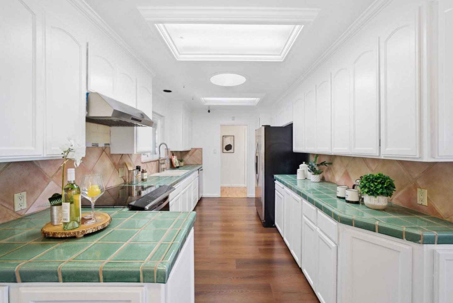 Detail Gallery Image 7 of 52 For 2409 Klein Rd, San Jose,  CA 95148 - 3 Beds | 2/1 Baths