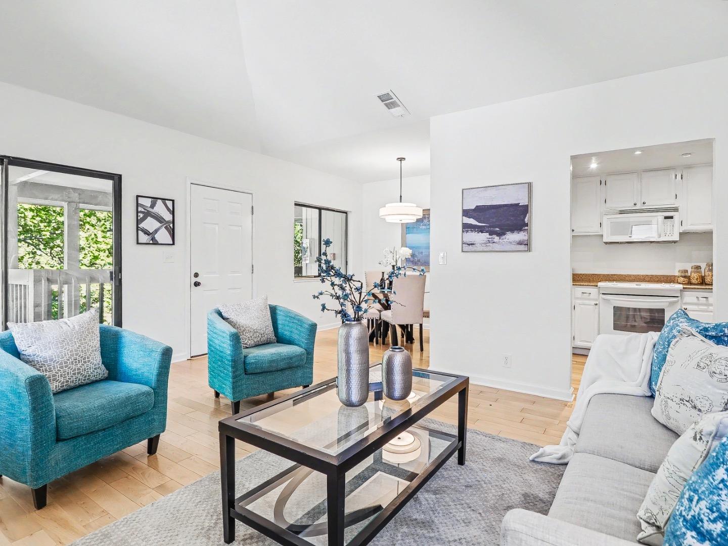 Detail Gallery Image 11 of 31 For 970 Apricot Ave, Campbell,  CA 95008 - 2 Beds | 2 Baths