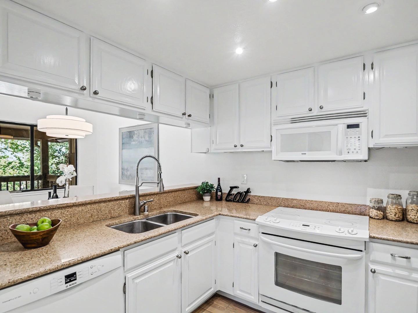 Detail Gallery Image 2 of 31 For 970 Apricot Ave, Campbell,  CA 95008 - 2 Beds | 2 Baths