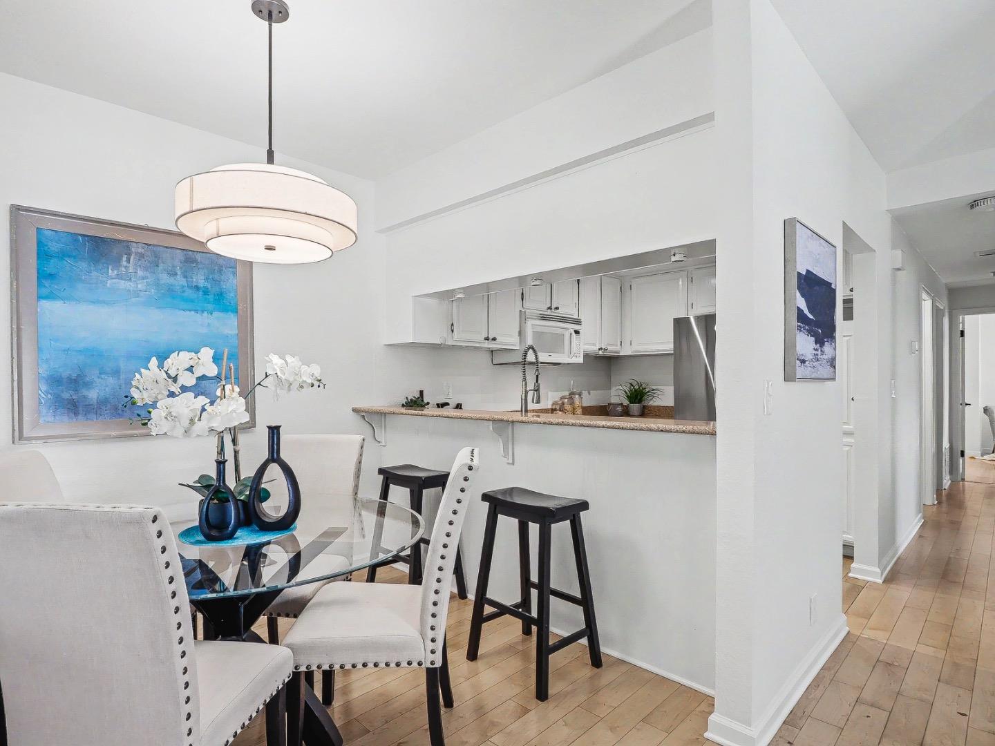 Detail Gallery Image 5 of 31 For 970 Apricot Ave, Campbell,  CA 95008 - 2 Beds | 2 Baths