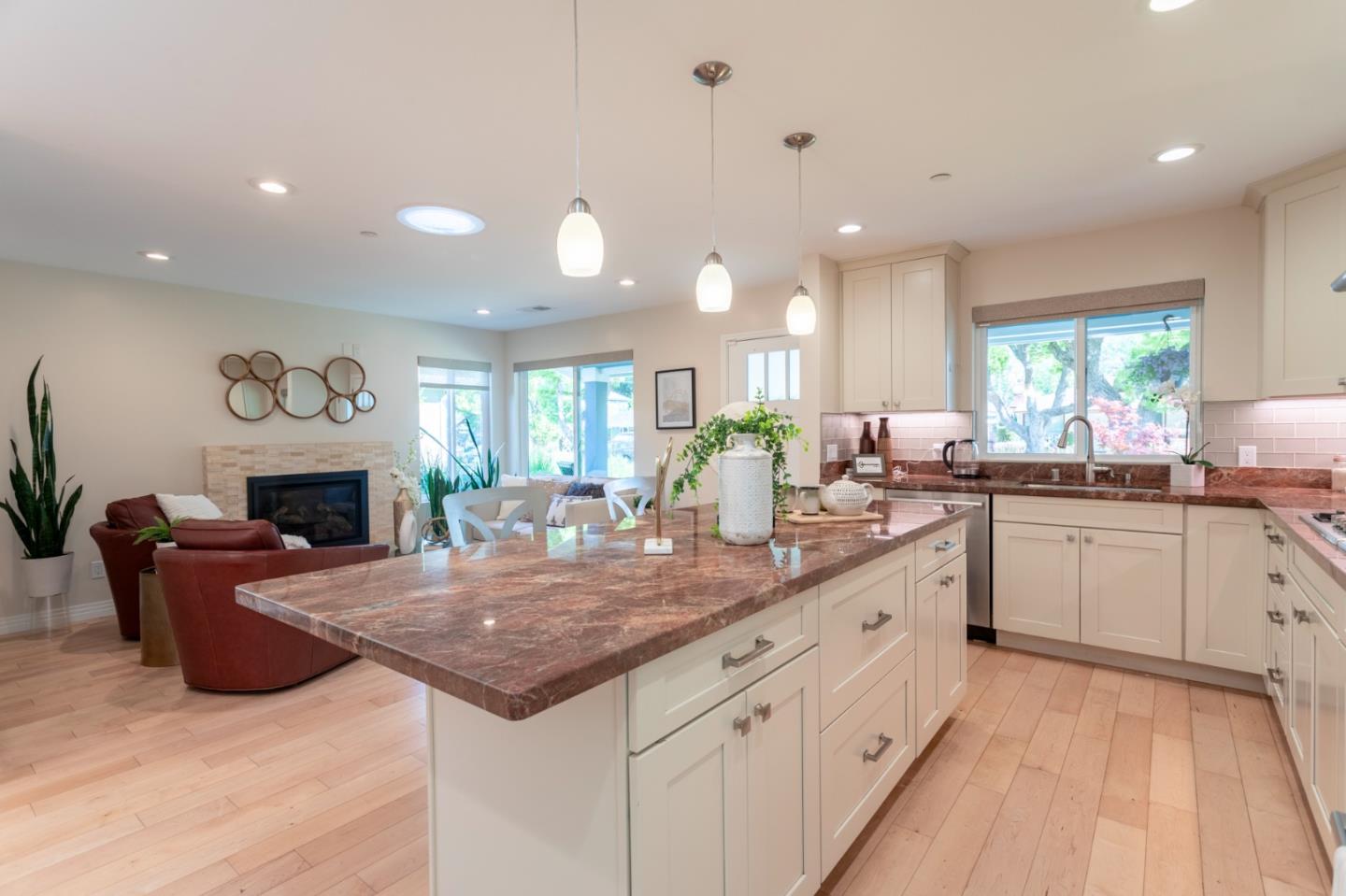 Detail Gallery Image 11 of 28 For 167 F St, Redwood City,  CA 94063 - 3 Beds | 2 Baths