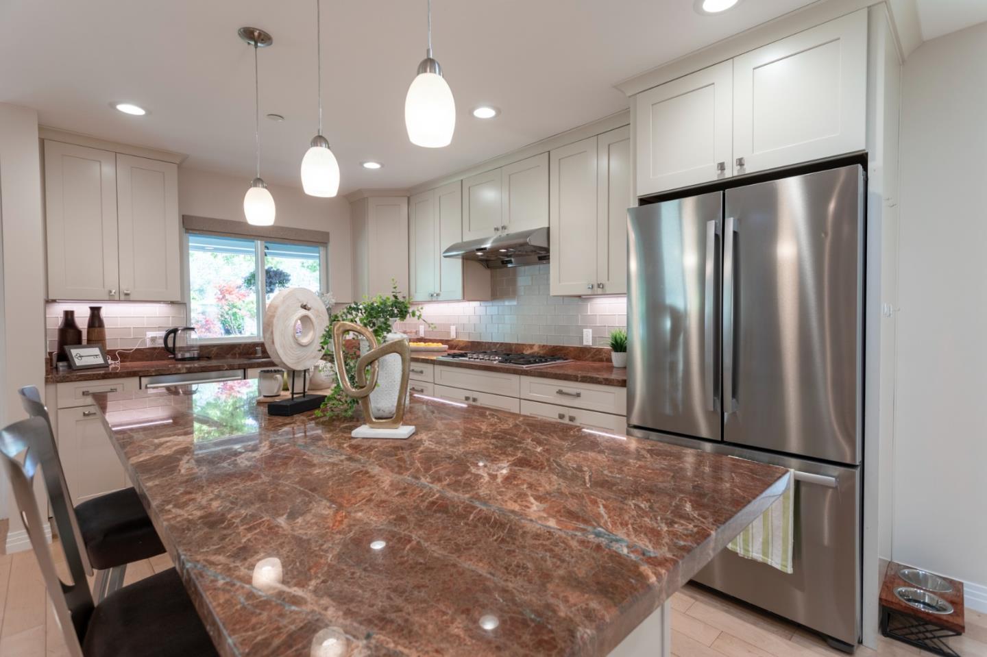 Detail Gallery Image 9 of 28 For 167 F St, Redwood City,  CA 94063 - 3 Beds | 2 Baths