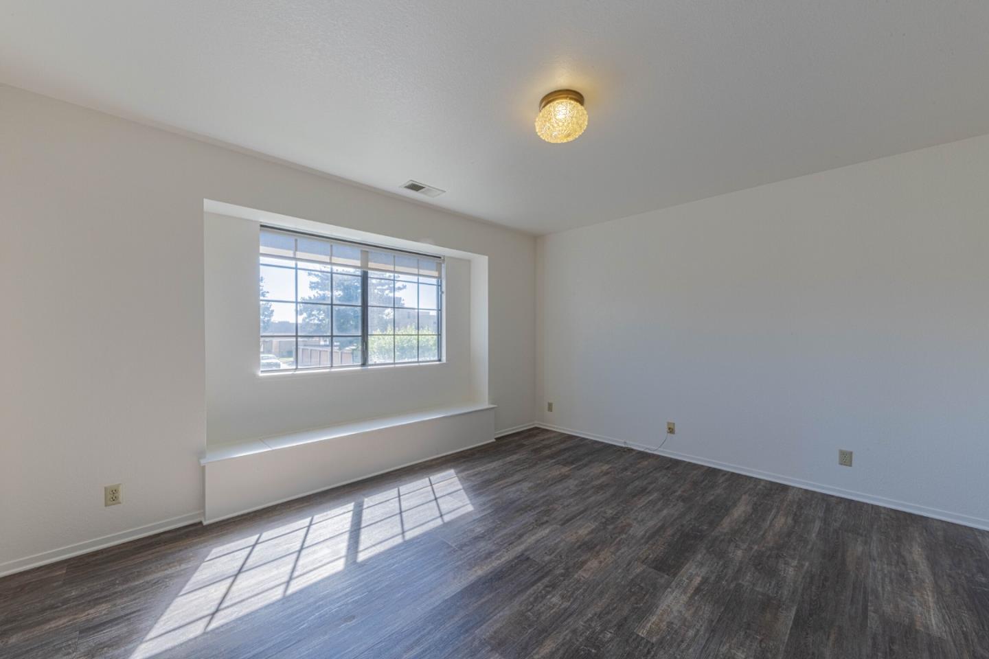Detail Gallery Image 17 of 27 For 1052 Padre Dr #3,  Salinas,  CA 93901 - 1 Beds | 1 Baths