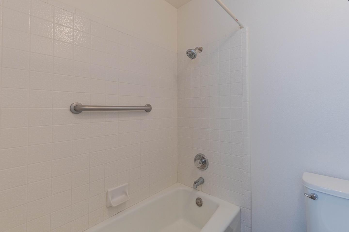 Detail Gallery Image 22 of 27 For 1052 Padre Dr #3,  Salinas,  CA 93901 - 1 Beds | 1 Baths