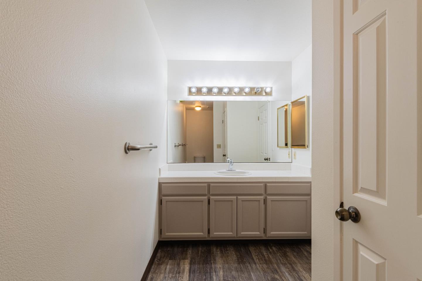 Detail Gallery Image 24 of 27 For 1052 Padre Dr #3,  Salinas,  CA 93901 - 1 Beds | 1 Baths