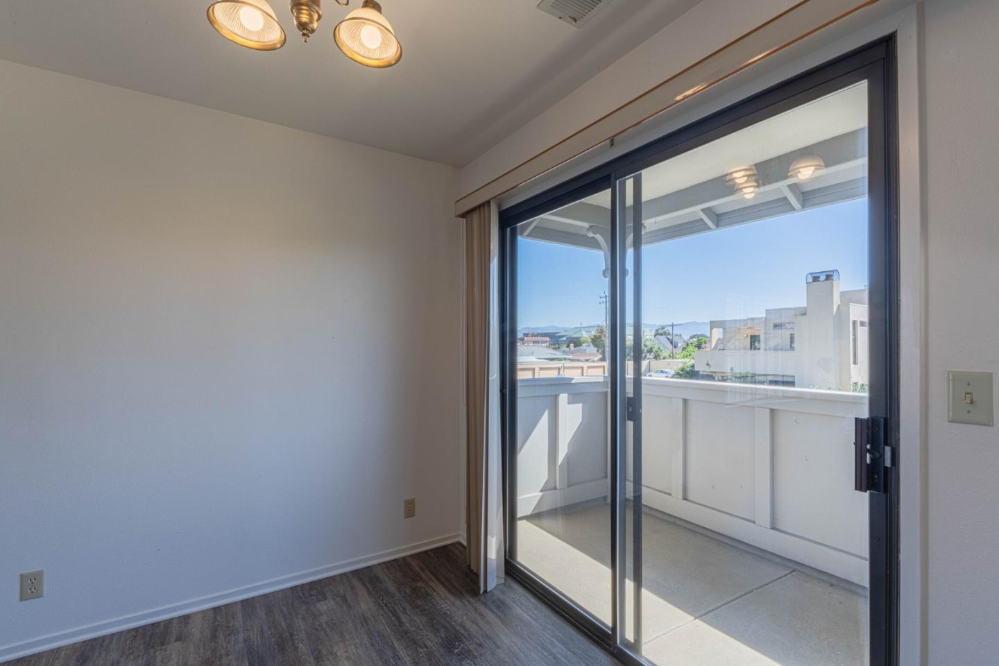 Detail Gallery Image 9 of 27 For 1052 Padre Dr #3,  Salinas,  CA 93901 - 1 Beds | 1 Baths