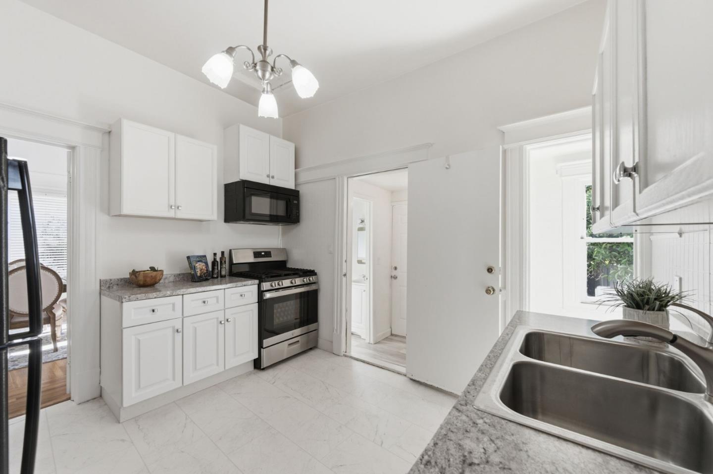 Detail Gallery Image 12 of 41 For 119 Delmas Ave, San Jose,  CA 95110 - 4 Beds | 2 Baths