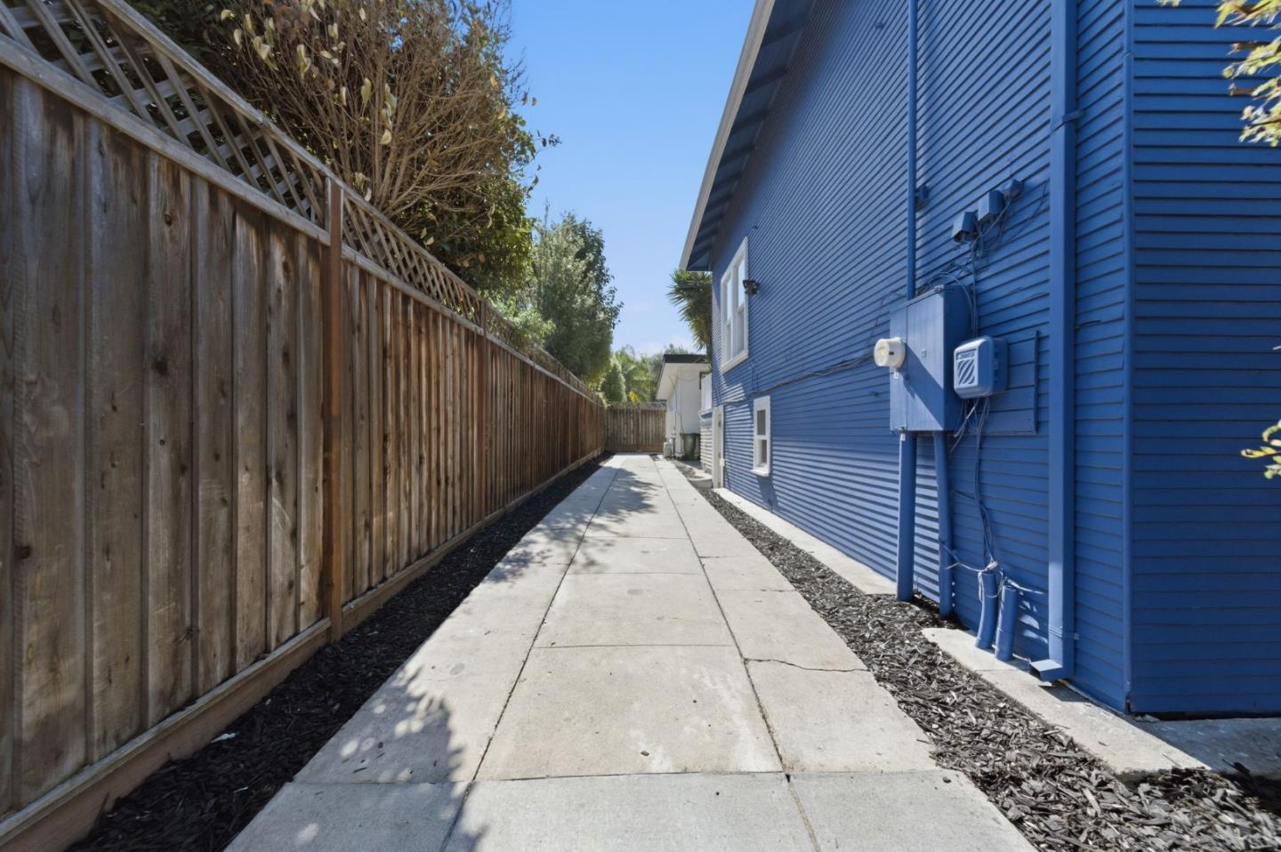 Detail Gallery Image 4 of 41 For 119 Delmas Ave, San Jose,  CA 95110 - 4 Beds | 2 Baths