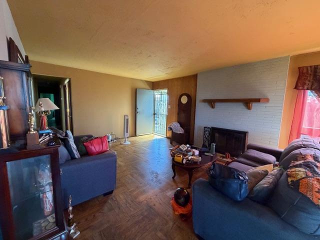 Detail Gallery Image 3 of 31 For 295 Edgewood Dr, Pacifica,  CA 94044 - 4 Beds | 2 Baths