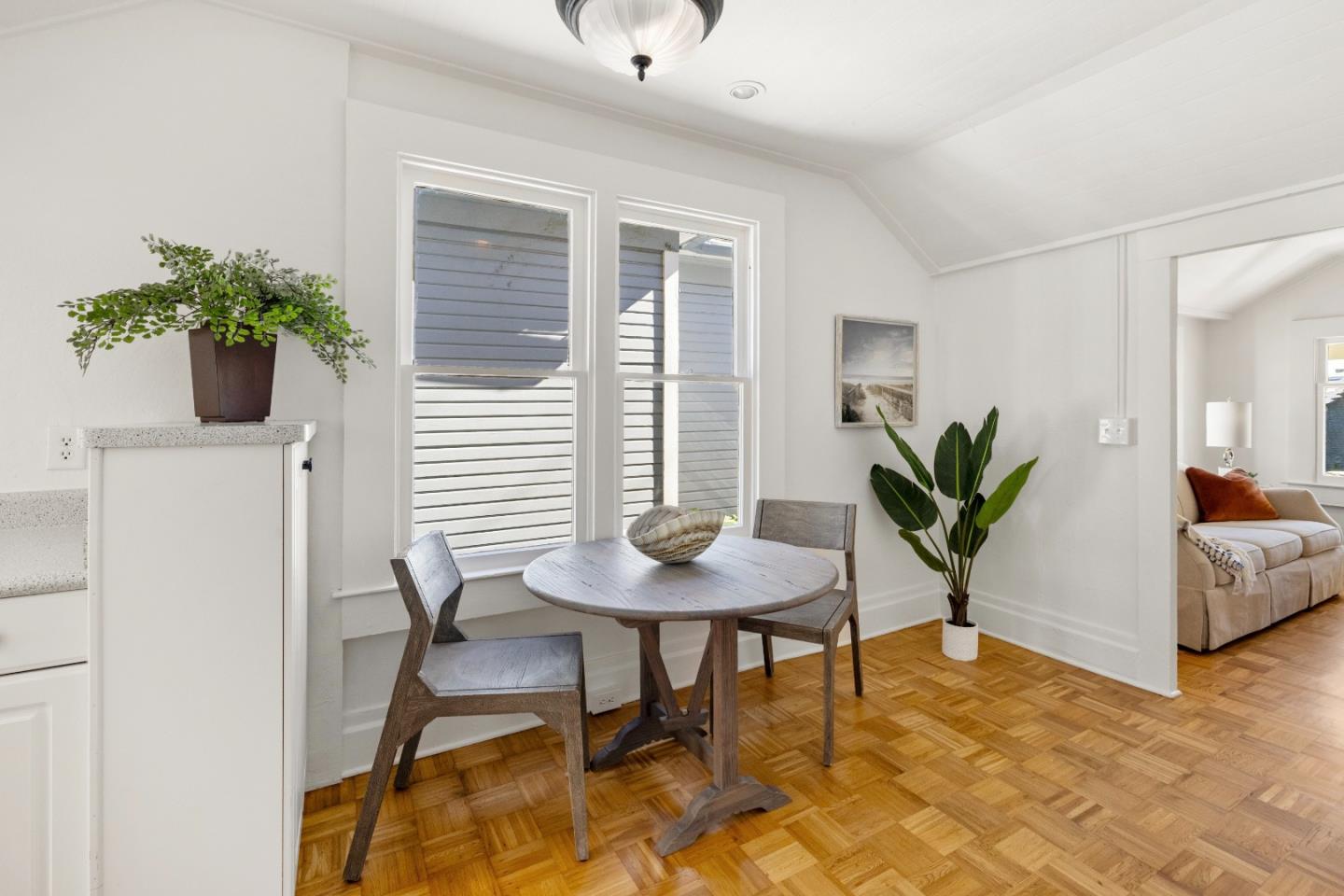 Detail Gallery Image 16 of 37 For 418 Fountain Ave, Pacific Grove,  CA 93950 - 1 Beds | 1 Baths