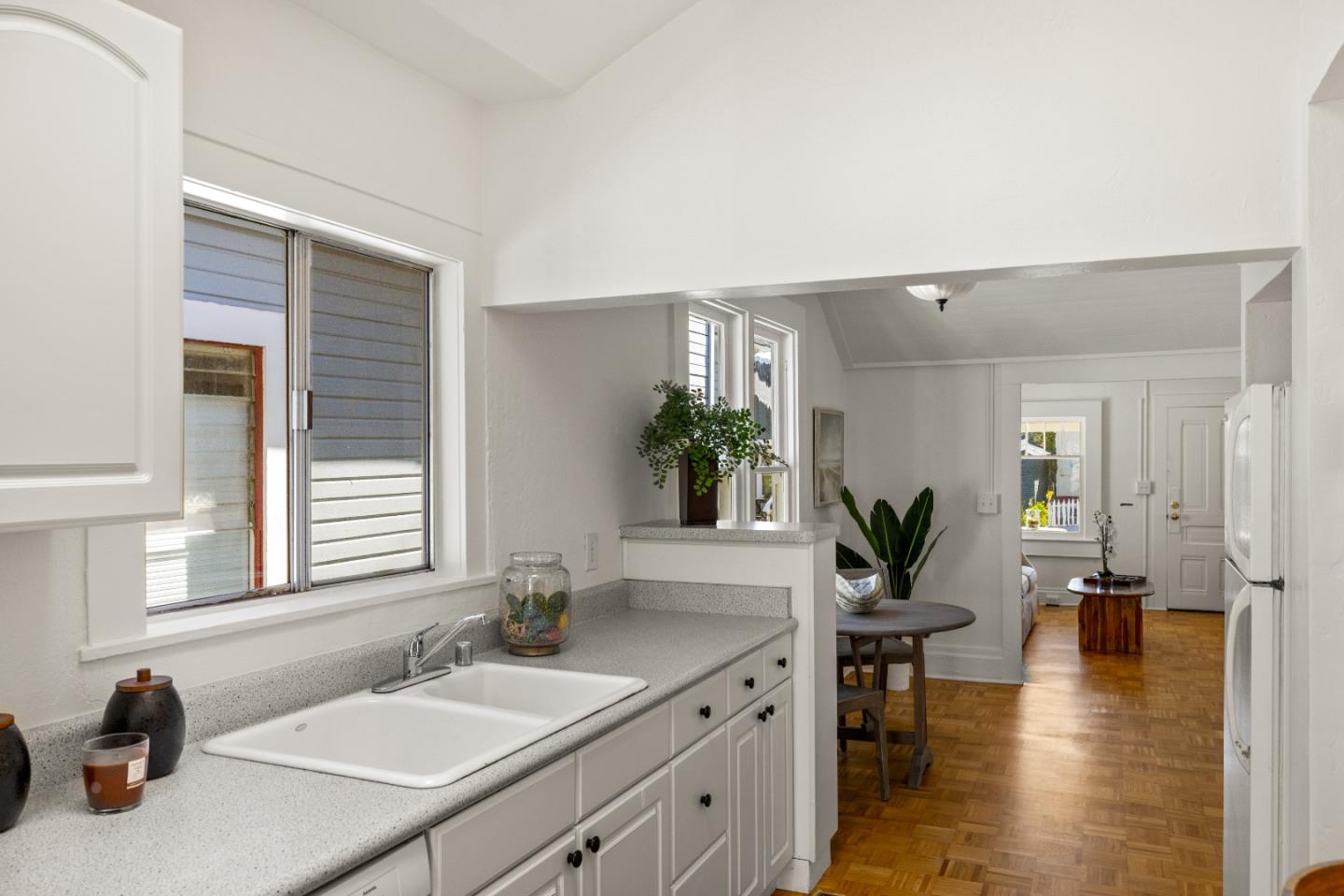 Detail Gallery Image 19 of 37 For 418 Fountain Ave, Pacific Grove,  CA 93950 - 1 Beds | 1 Baths