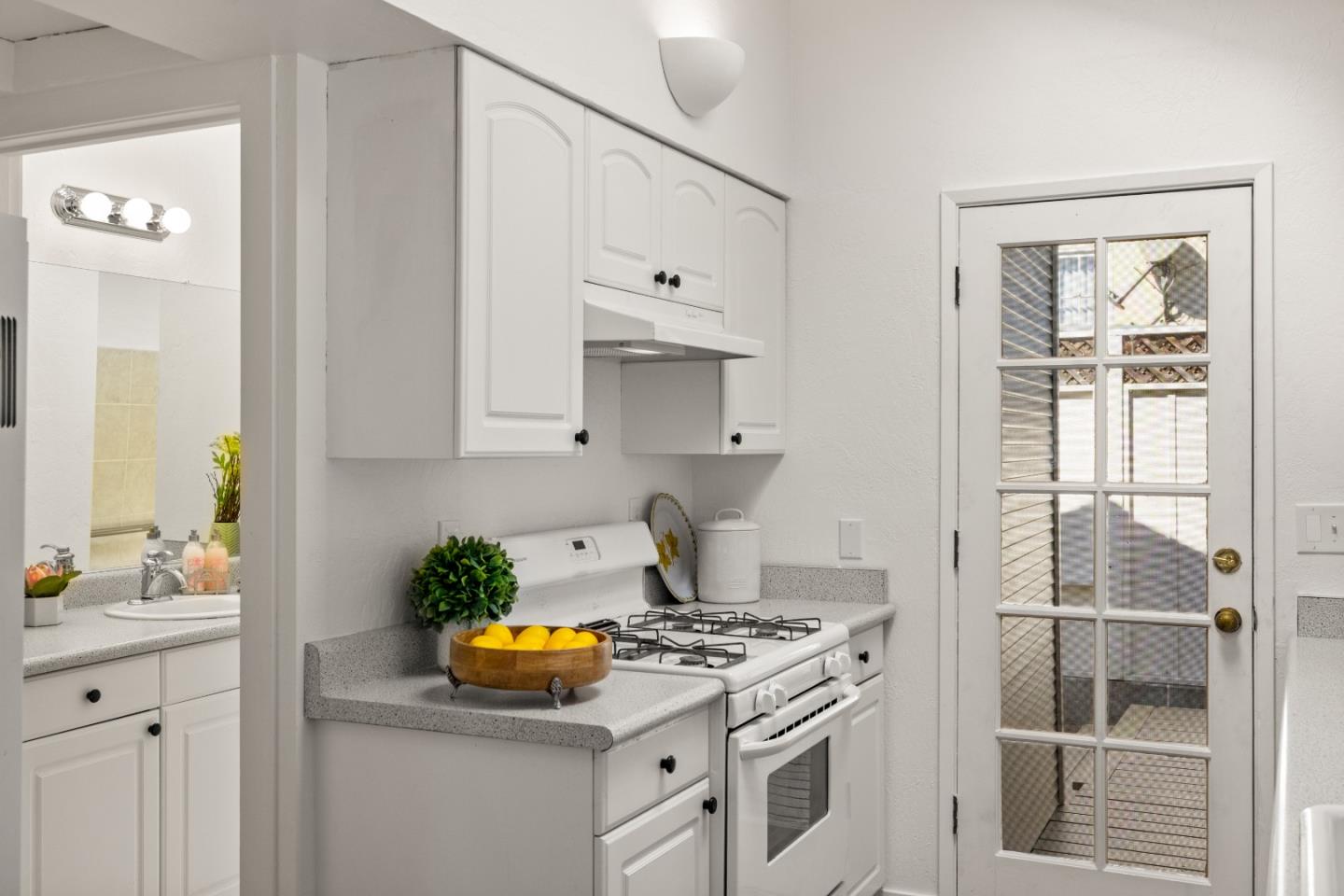 Detail Gallery Image 21 of 37 For 418 Fountain Ave, Pacific Grove,  CA 93950 - 1 Beds | 1 Baths