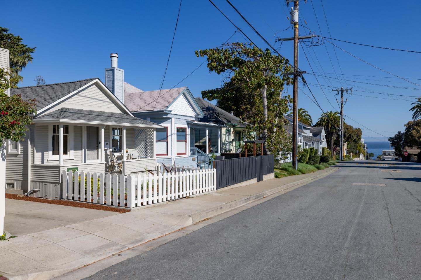 418 Fountain Avenue, Pacific Grove, CA, 93950