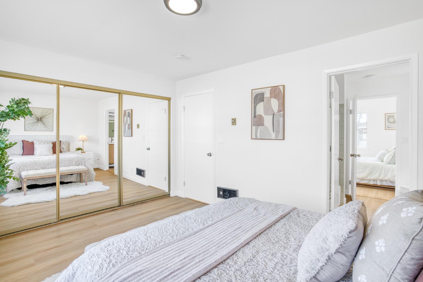 Detail Gallery Image 4 of 38 For 258 Ventura Ave, Palo Alto,  CA 94306 - 2 Beds | 1 Baths