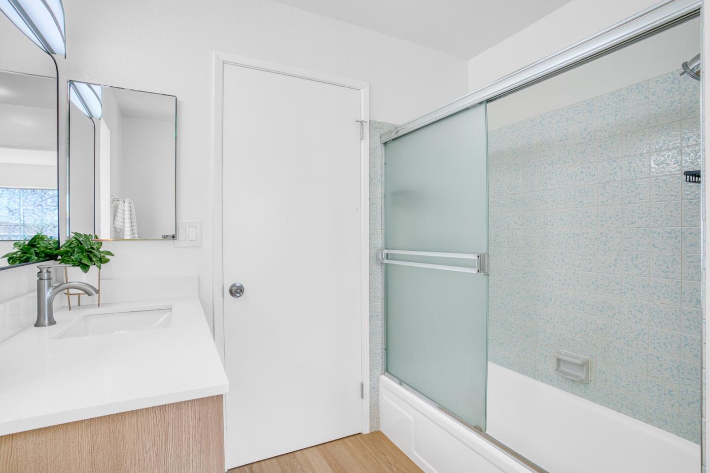 Detail Gallery Image 5 of 38 For 258 Ventura Ave, Palo Alto,  CA 94306 - 2 Beds | 1 Baths