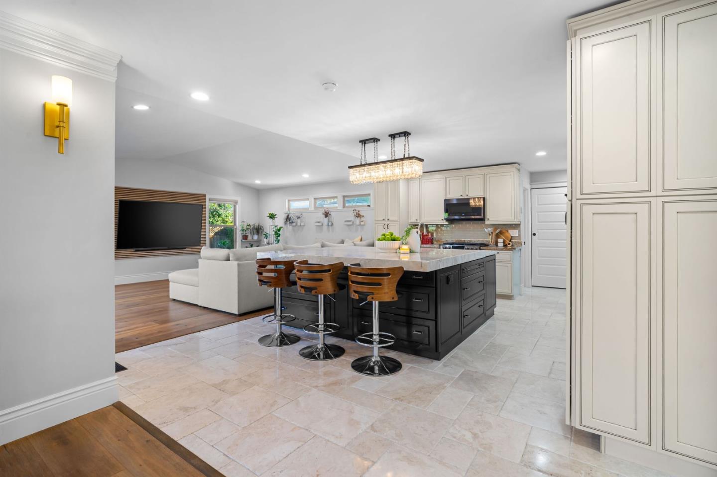 Detail Gallery Image 10 of 59 For 3817 Muirwood Dr, Pleasanton,  CA 94588 - 4 Beds | 3/1 Baths