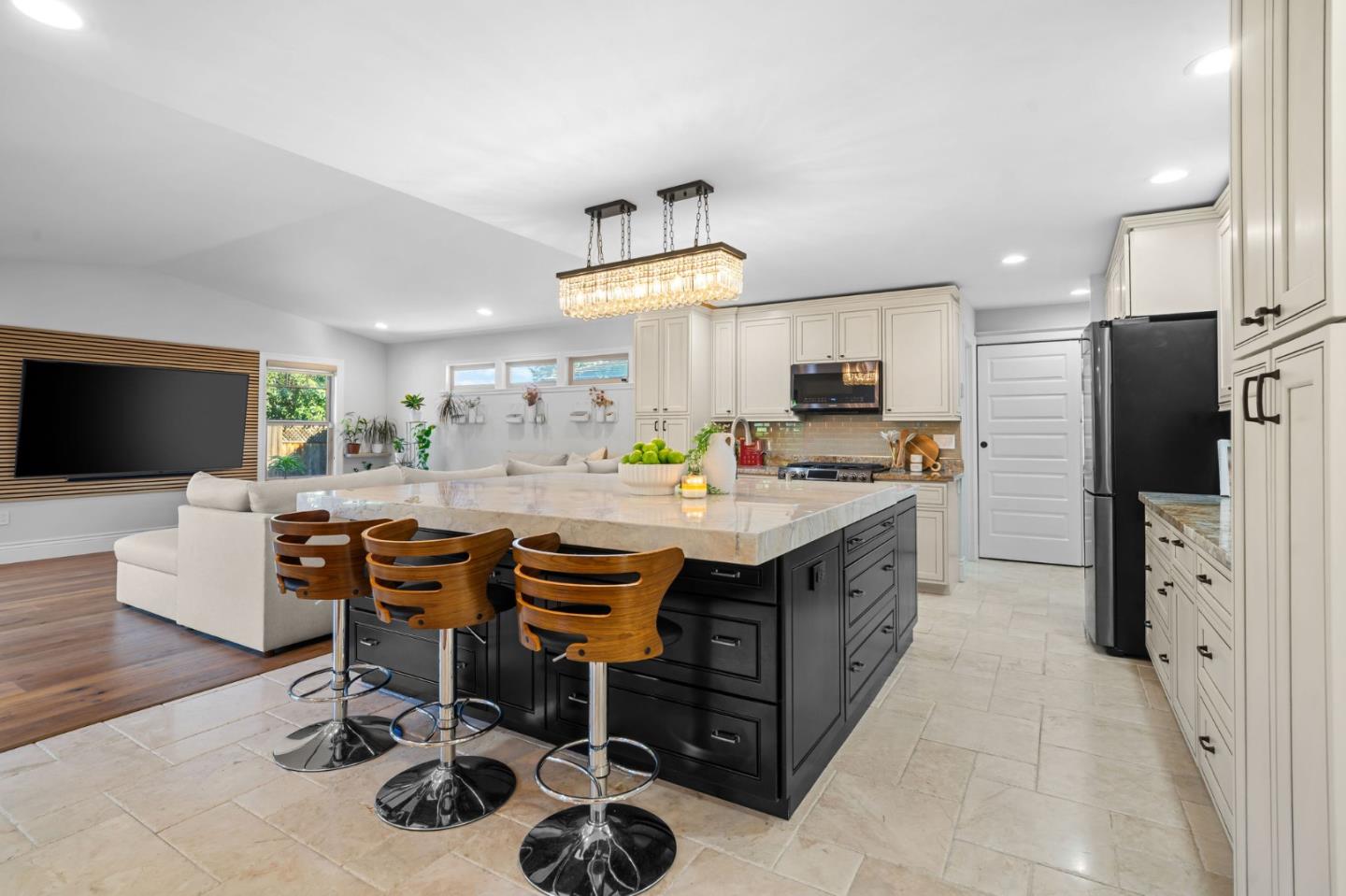 Detail Gallery Image 11 of 59 For 3817 Muirwood Dr, Pleasanton,  CA 94588 - 4 Beds | 3/1 Baths