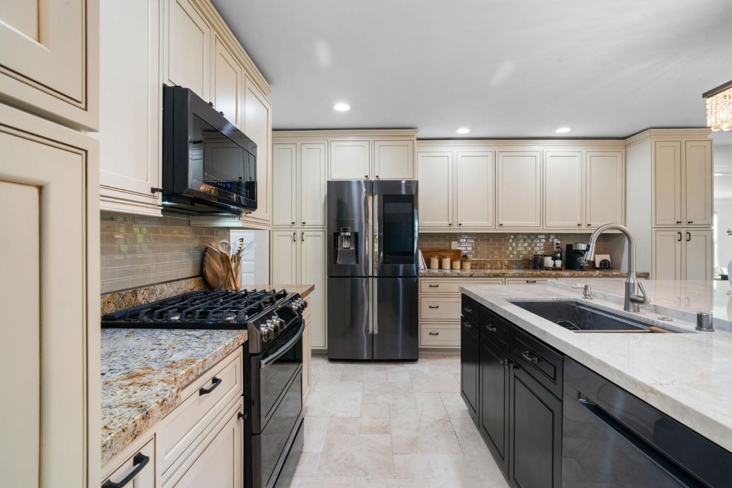 Detail Gallery Image 12 of 59 For 3817 Muirwood Dr, Pleasanton,  CA 94588 - 4 Beds | 3/1 Baths