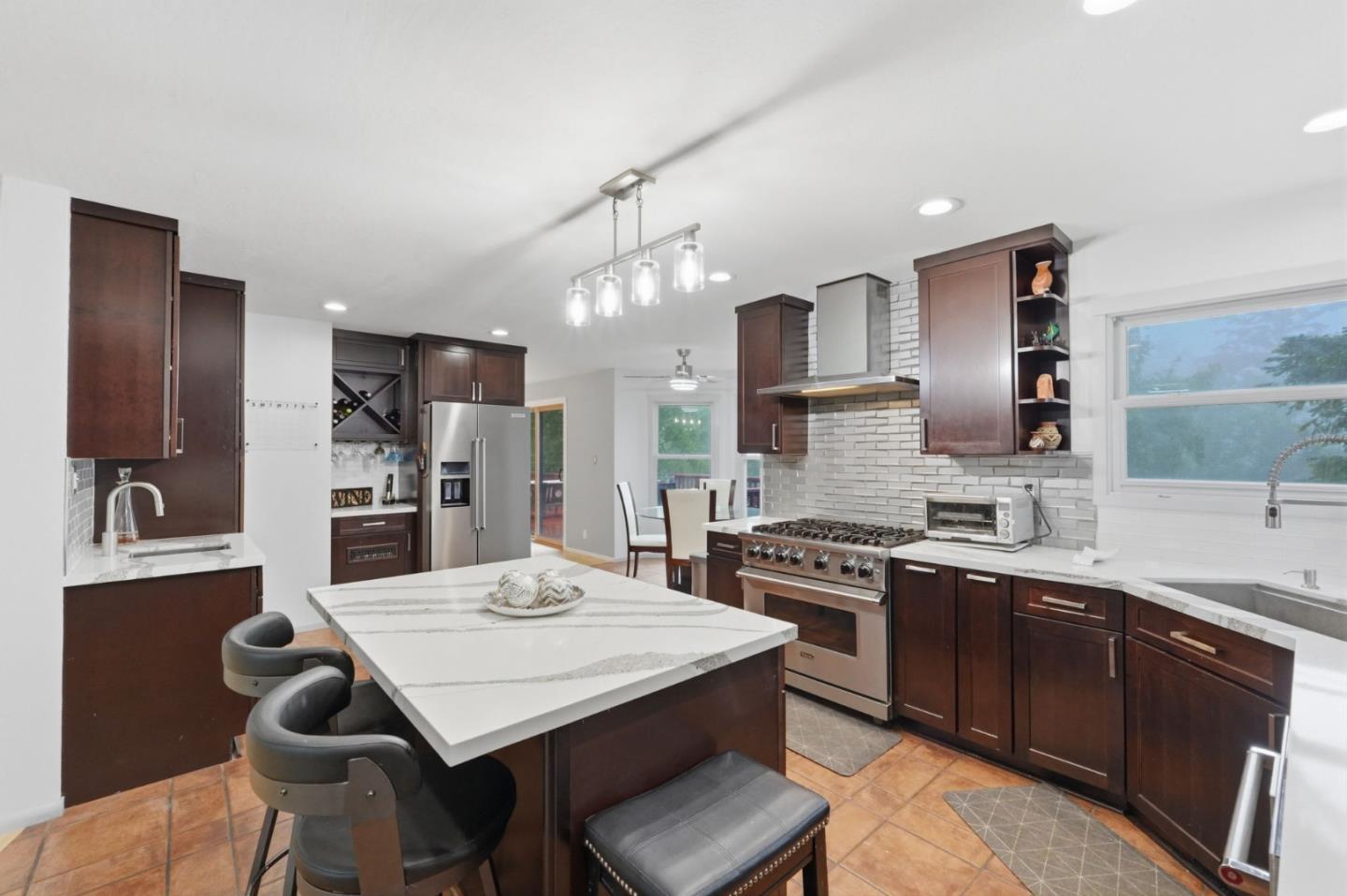 Detail Gallery Image 10 of 35 For 18453 Las Cumbres Rd, Los Gatos,  CA 95033 - 4 Beds | 2/1 Baths