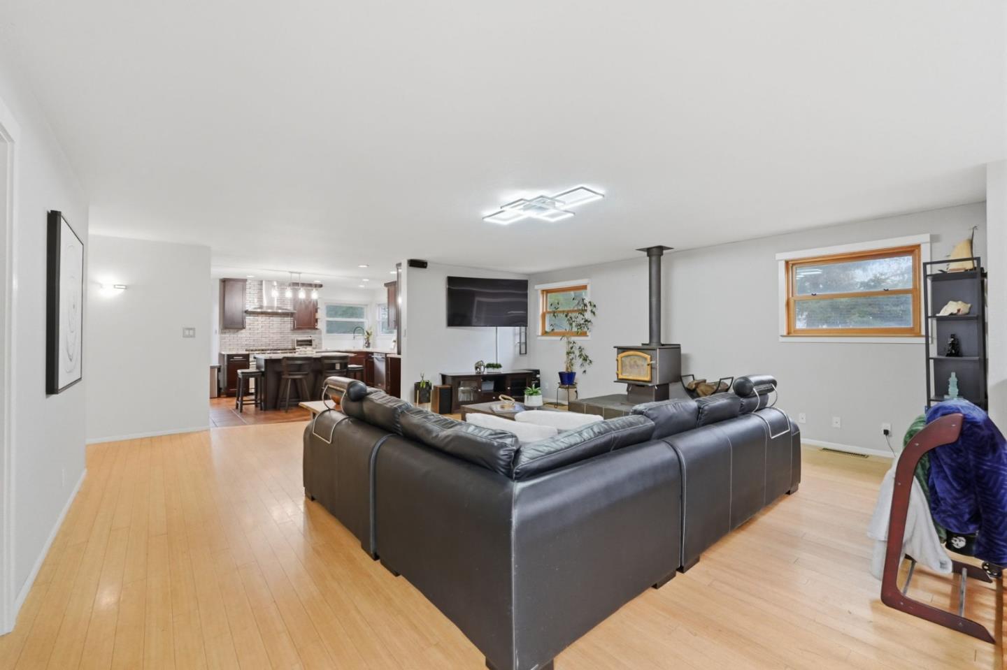 Detail Gallery Image 14 of 35 For 18453 Las Cumbres Rd, Los Gatos,  CA 95033 - 4 Beds | 2/1 Baths