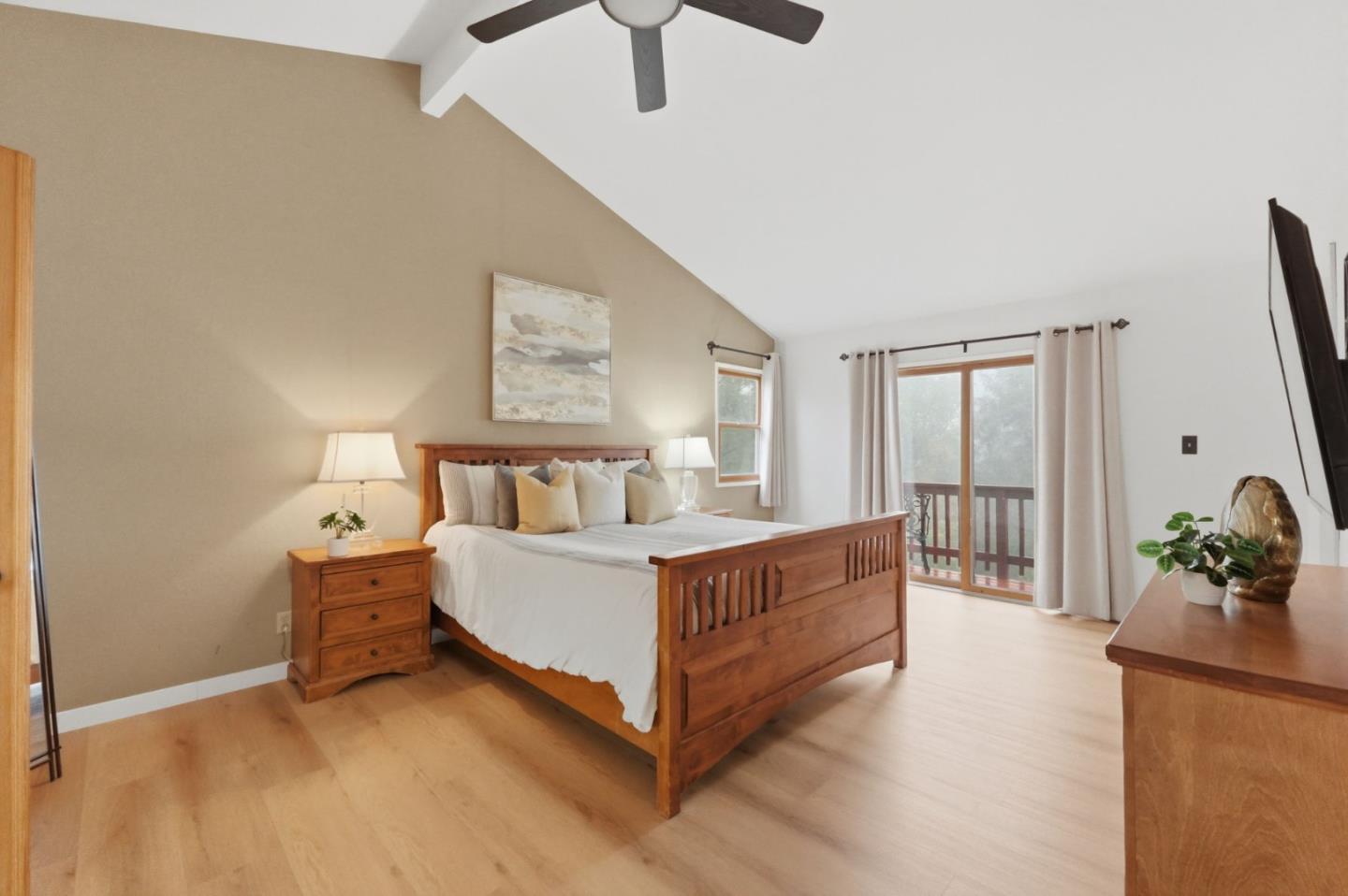 Detail Gallery Image 16 of 35 For 18453 Las Cumbres Rd, Los Gatos,  CA 95033 - 4 Beds | 2/1 Baths