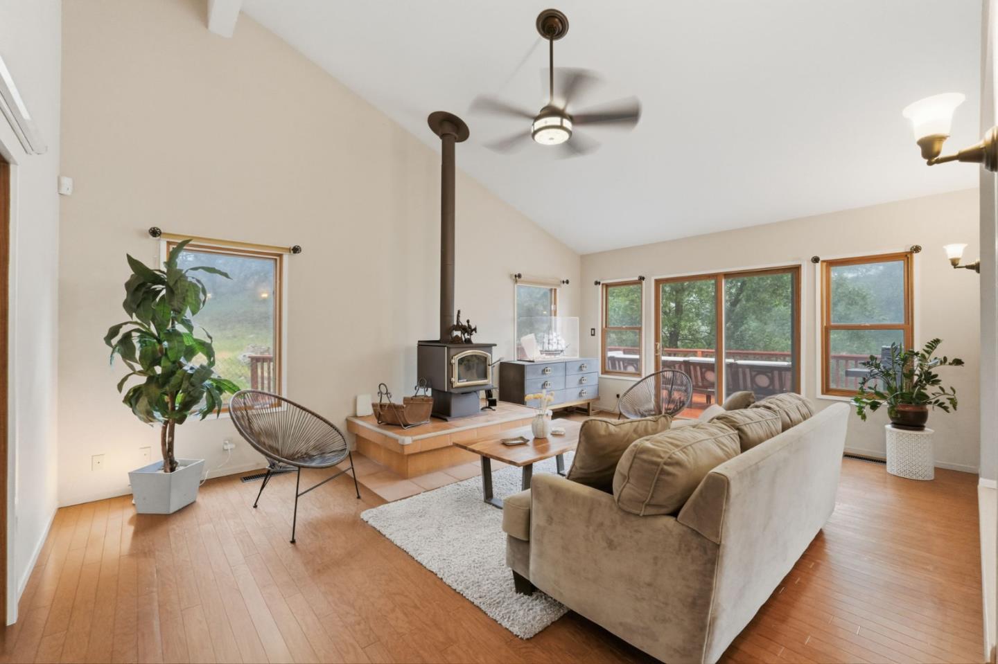 Detail Gallery Image 7 of 35 For 18453 Las Cumbres Rd, Los Gatos,  CA 95033 - 4 Beds | 2/1 Baths