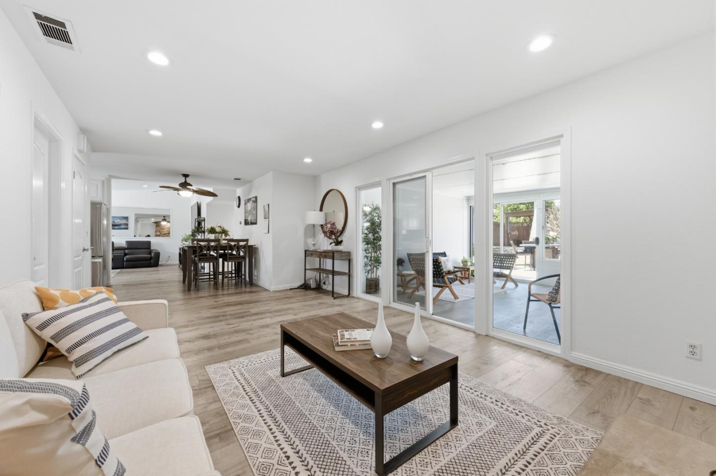 Detail Gallery Image 13 of 34 For 5827 Bellflower Dr, Newark,  CA 94560 - 3 Beds | 2 Baths