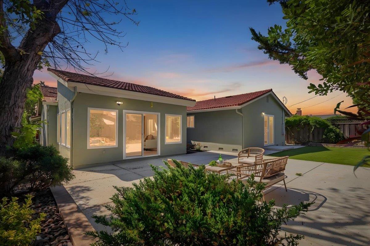 Detail Gallery Image 2 of 40 For 1393 Annapolis Way, San Jose,  CA 95118 - 4 Beds | 2 Baths